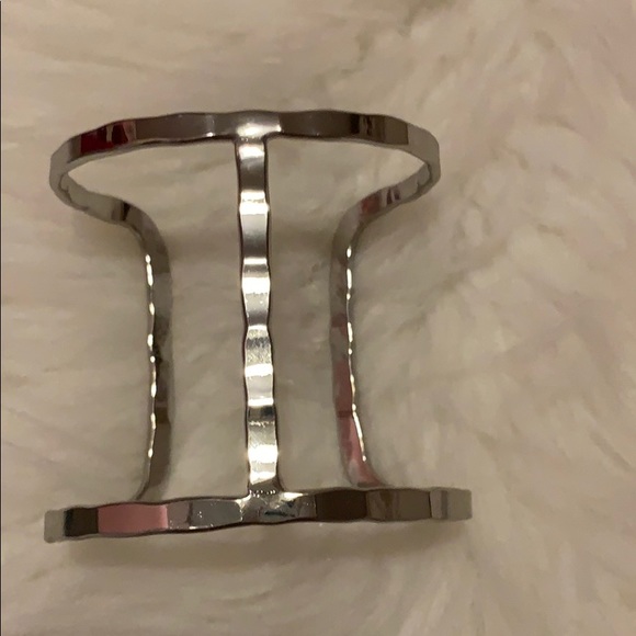 Beautiful Cuff, Color silver. - Picture 4 of 4